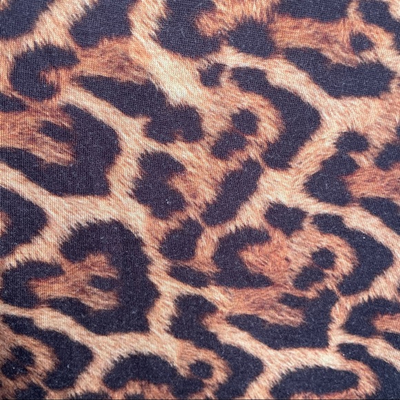 Nasty Gal Leopard Shirt Size 2 Womens Short Sleeve V Neck Plunging - Picture 6 of 11